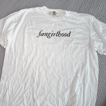 the fangirlhood tee